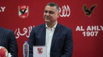 اجتماع خالد العوضي مع وفد الاتحاد الإفريقي لتثبيت استعدادات بطولة أفريقيا للسيدات لكرة السلة في الأهلي 1